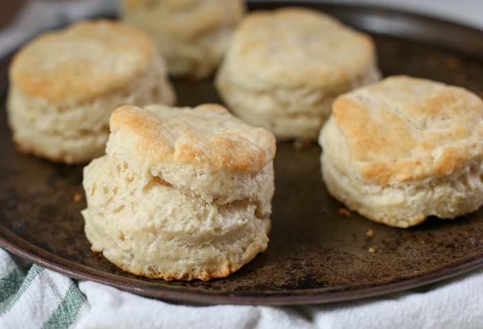 Fluffy & Flaky Easy Biscuits: A Simple Recipe for Perfect Homemade Biscuits